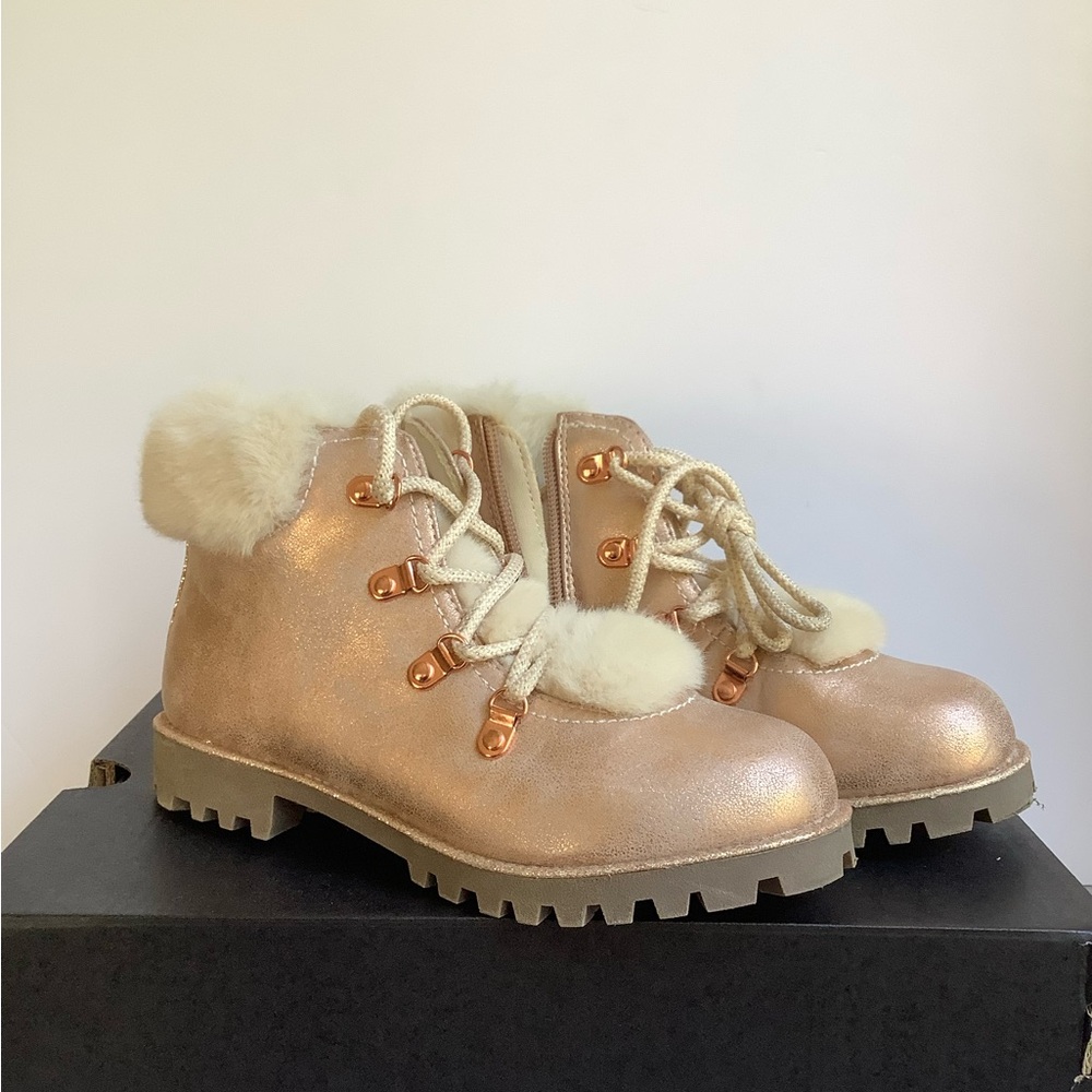 Like New Girls Boots